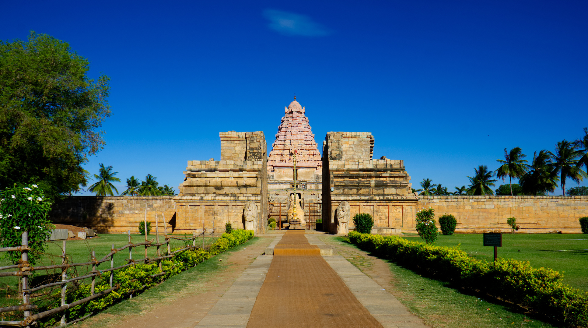 chola temples tamil nadu india